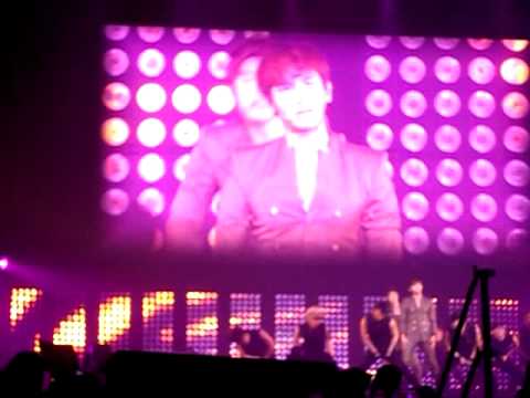 110611 TVXQ! - Keep Your Head Down (Why) live in SMTown Paris