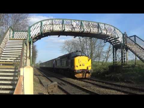 37419 Carl Halivad - 37425 Sir Robert McAlpine/Concrete Bob Pass Whitlingham Junction (06/04/2017)