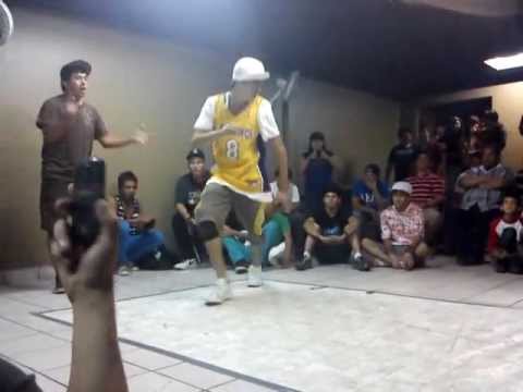 BBOY PUCHIZ Y CHABELO VS BBOY JULIO Y KLEVER.3gp