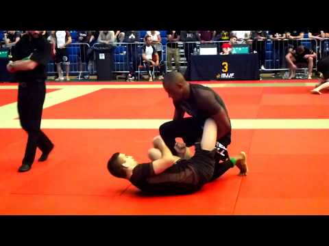 Carlos Santos vs Gyula Szabó - FINAL - IBJJF London Open No-Gi 2014 - Brown Adult - Open