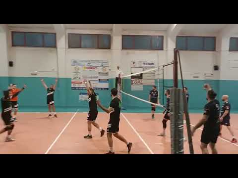Cus Ancona volley maschile che grinta 3 a 2 al Caldarola