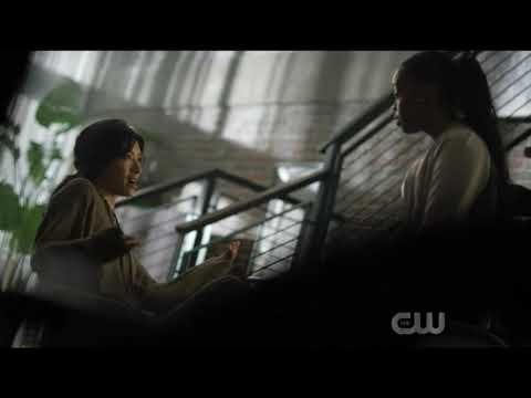 Black Lightning 3x12 Anissa & Grace fight moment