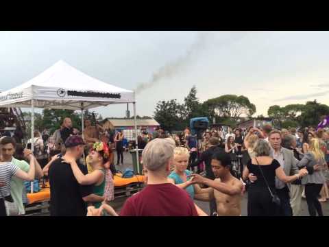 Play Video Youtube Video