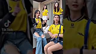 Download lagu TikTok 2021 Global Gril β€οΈβπ©ΉπβπΏ ONIC esports mp3 Download lagu TikTok 2021 Global Gril β€οΈβπ©ΉπβπΏ ONIC esports mp3