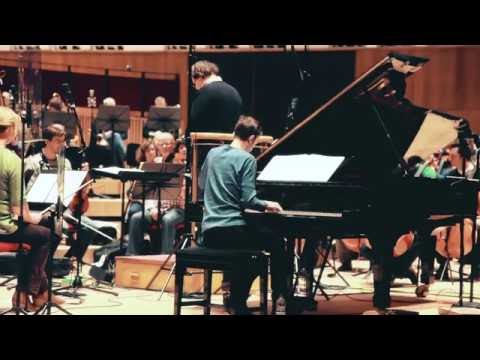 Alexandre Tharaud Records Rachmaninov Piano Concerto No.2
