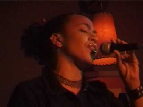 maya Azucena live performance