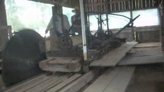 preview picture of video 'Steam powered circular Sawmill at Rock River Thresheree in Edgerton Wisconsin Labor Day 2013'