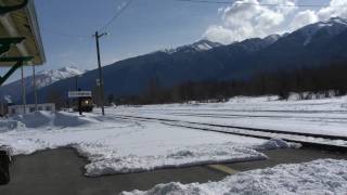 preview picture of video 'VIA Rail's number 5 at McBride'