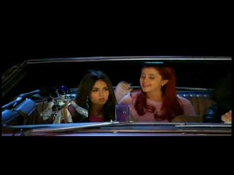 Victorious Season 3 official promo frame: the cast in Hollywood Arts as music cues kick in