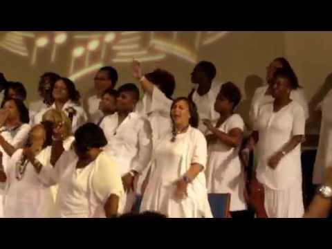 Born Again Church Reunion Choir: The Worship Medley by Kurt Carr
