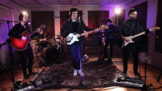 440 sessions. Temporada 1. Capítulo 01 &quot;Rayos Láser&quot;