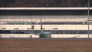 preview picture of video '2014.11.23 Fuji Dream Airlines ERJ-170SU(Embraer E-170) at Hiroshima Airport'