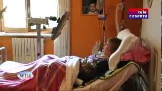 preview picture of video 'Castrolibero: un'ammalata di SLA chiede cure con staminali'