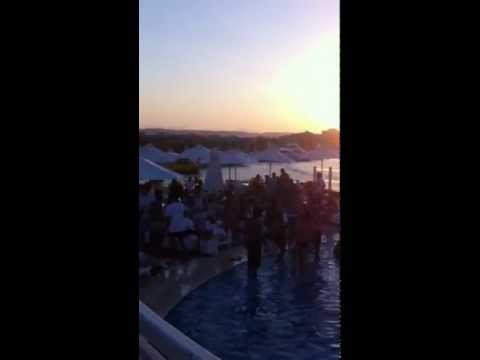 Crazibiza playing "Alex Roque & Marcelo Vak ft. Leon Cormack - Finally I" at Club88, Egypt