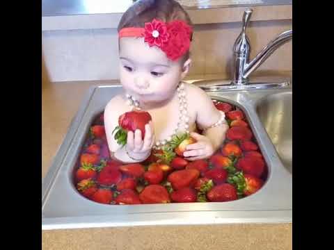download lagu mp3 mp4 Strawberry Baby, download lagu Strawberry Baby gratis, unduh video klip Strawberry Baby