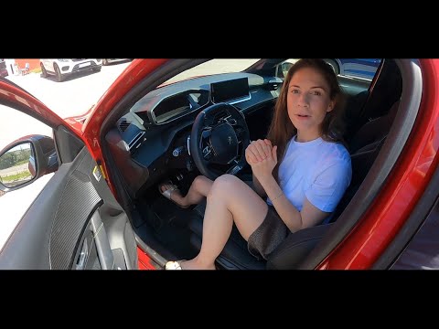 Zaujímaví Slováci - Janka Kovalčíková & Peugeot 208 | Janko Kurhajec