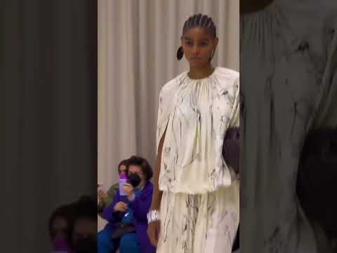 Blesnya Minher walks for Jill Sander FW22