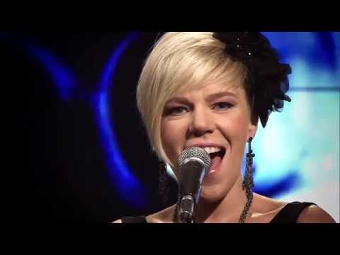 GERLI PADAR & THE MOON - "Tomorrow Never Dies"