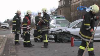 preview picture of video 'Unfall PKW - PKW auf der B173 bei Zwickau (Sachsen) 15.03.2008'