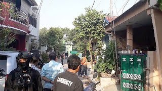 Densus 88 Geledah Rumah Terduga Teroris Jaringan JAD di Bekasi