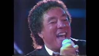Smokey Robinson  - Quiet Storm   (LIVE)