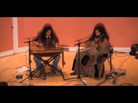 Pura Fé & Rhiannon Giddens - Mahk Jchi - Native American music