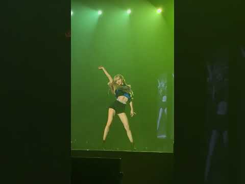LISA BLACKPINK SOLO DANCE - Swalla - In Your Area World Tour Bangkok - DID SHE JUST ????
