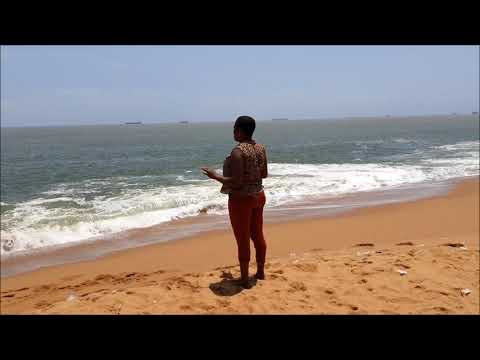 PETIT BASSAM BEACH, Abidjan: Another beautiful place to spend a saturday afternoon.