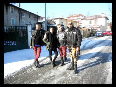 Vivere Merda - torre di guardia