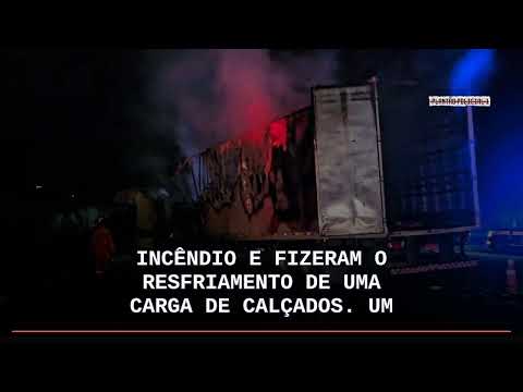 Colisão entre caminhões mata motorista e provoca incêndio na BR-116, em Mathias Lobato