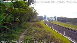 preview picture of video 'Indonesian Railway - Argo Lawu Passing Progo Bridge'