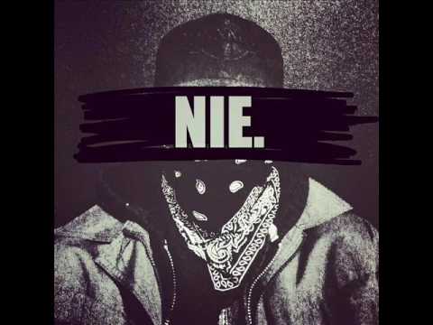 Es -NIE.      prod. FLIP