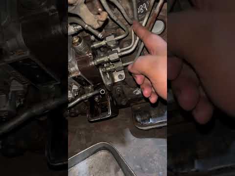 2L new model engine Diesel pump and nozzle pipe line direction #frontiermotorsworkshop #fmw #repair