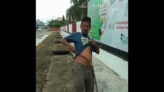 Download lagu Viral Asli Orang Kebal Di Sulawesi barat. PESULAP MERAH CUBA BUKA TRIK NYA😁 mp3