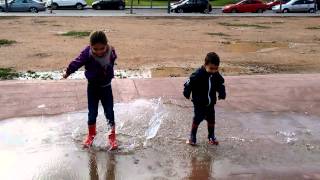 Saltando en los charcos