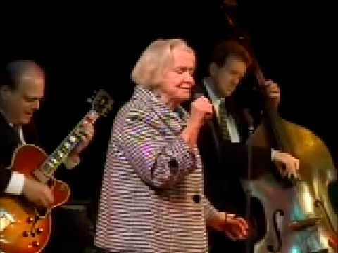 Bobbi Rogers Sings with the Ray Kennedy Trio - A Foggy Day in London Town