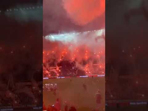 "El recibimiento más impresionante en el Estadio Ricardo Saprissa " Barra: Ultra Morada &bull; Club: Saprissa