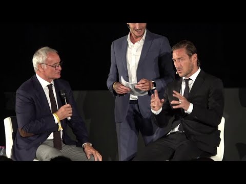 Totti al Colosseo scherza con Ranieri: "Il calcione a Balotelli? E' colpa tua..."