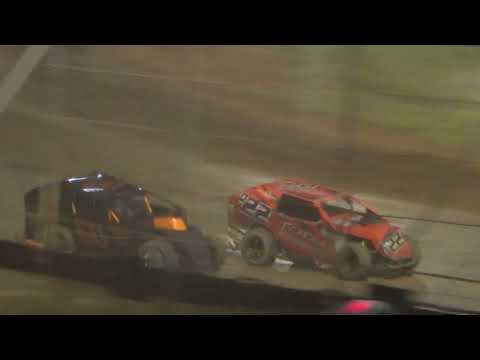 Modlites feature race  Kingaroy speedway 17/04/2022