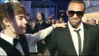 Justin Bieber meets his hero Craig David for the first time! [Never Say Never 3D]