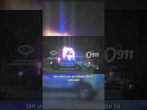Cordobeses en Alerta en B° San Vicente 🚨 Un automóvil prendido fuego fue sofocado.