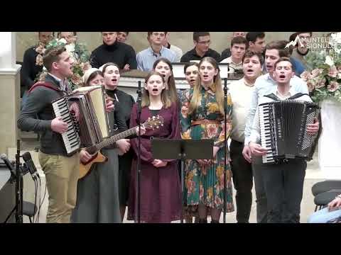 Rătăcit când eram și prin lume alergam- Familia Turanschi