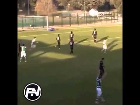 Ein ganz normales Tor aus der Kreisliga ...