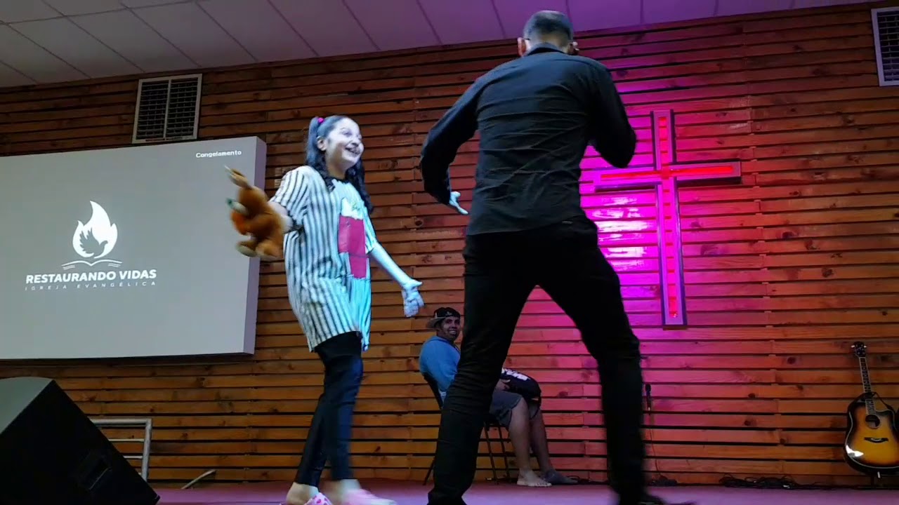 Teatro de Dia dos Pais - Arte e Movimento