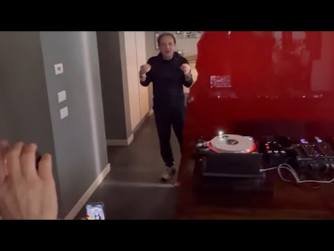 Festa a sorpresa per Roby Facchinetti! Ha compiuto 80 anni