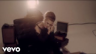 Rita Wilson - Walking in the Rain