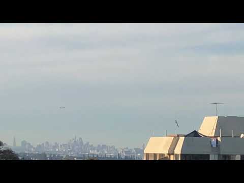 Final flyover of Sydney for QANTAS QF7474 Boeing 747-400