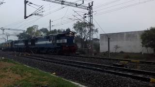 preview picture of video '12808 H.Nizamuddin - Visakhapatnam Vizag steel Samta Express Dep Rupra Road with twin 3D Alcos.'