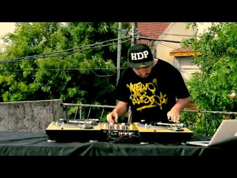 Deejay Akrylik The King Is Back