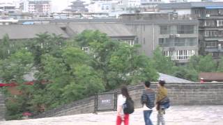 preview picture of video 'Panorama at SW corner of Xian old city wall  on China Backroads Day 6'